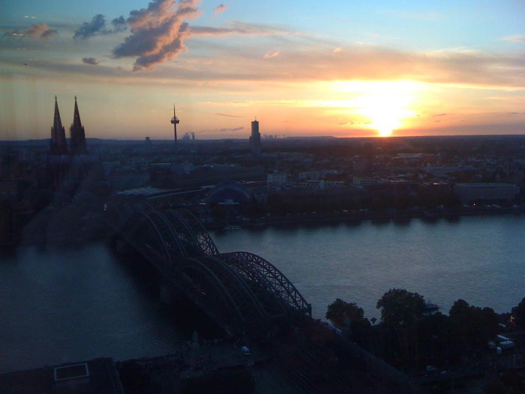 Apartment Miro Köln Exteriör bild