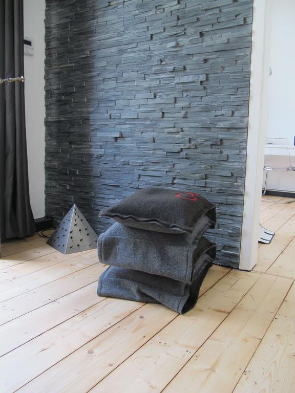 Apartment Miro Köln Rum bild